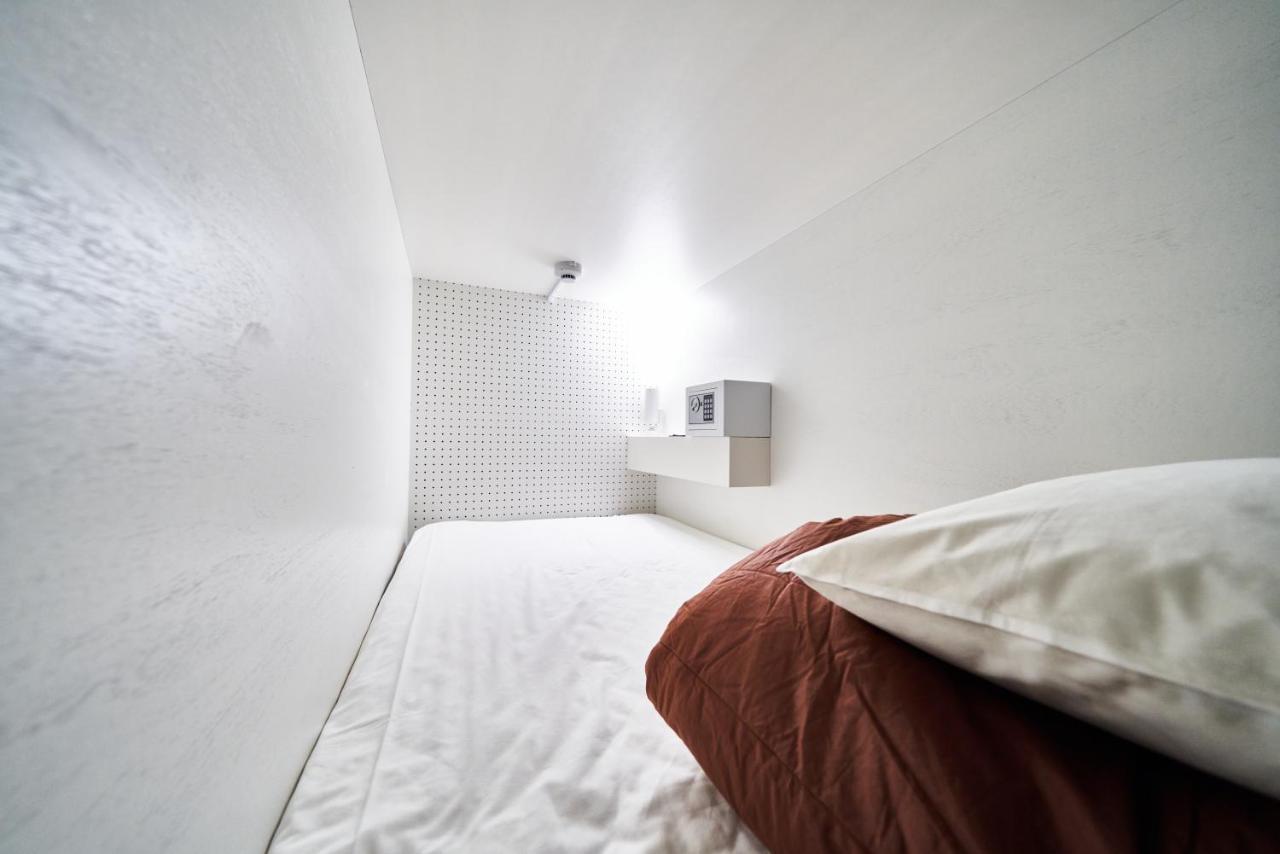 &And Hostel Shinsaibashi East Osaka Bagian luar foto